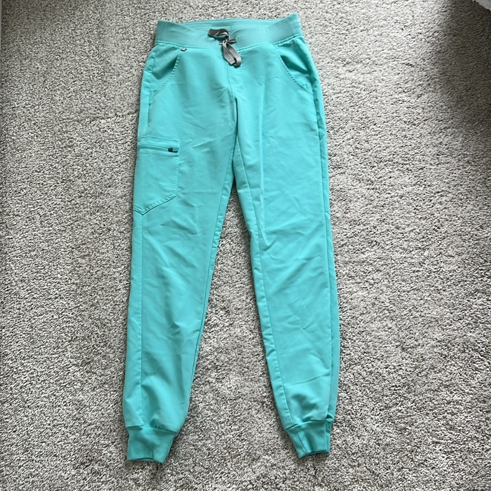 Figs XS Tall light blue jogger scrubs